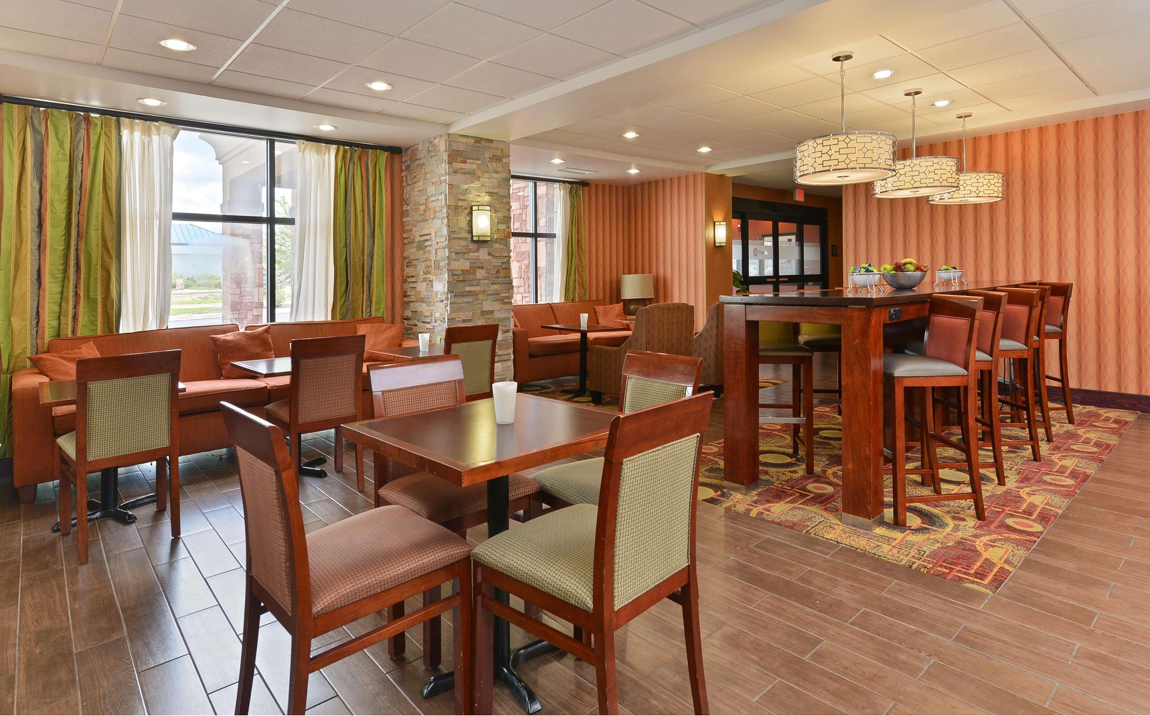 Hampton Inn Muscatine Eksteriør billede