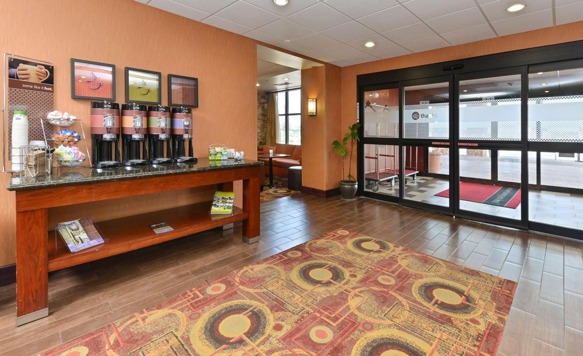 Hampton Inn Muscatine Eksteriør billede